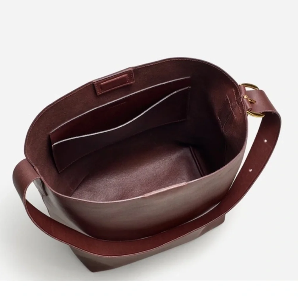 Madewell The Essential Bucket Tote - Chocolate Raisin - Picture 2 of 8